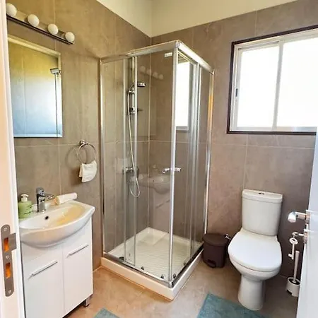Smart Comfort Roomn7 With Private Bathroom In Best Location Beach 250M Limassol Exterior photo
